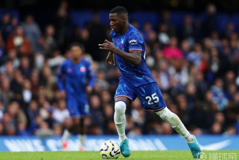 纷纷展现出 纷纷展现出